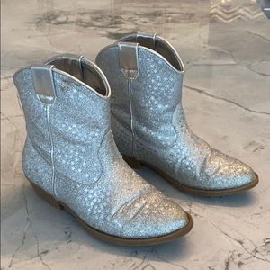 Tucker and Tate size 12 silver cowboy boots